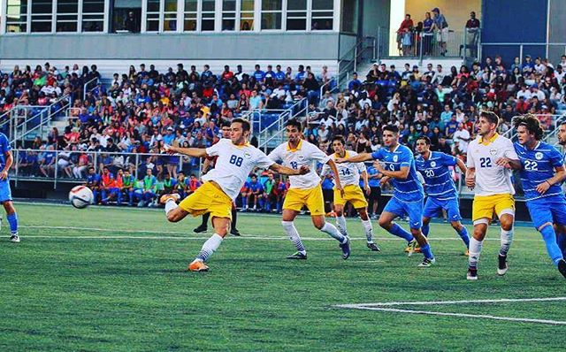Instagram media by mdrago88 - Sunday 3pm 🖊 ROCKHURST-UMKC ⚽ #derby #collegesoccer #fans #3000 #thisisfootball #MD88
